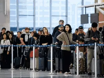 अमेरिका में शटडाउन हुए 38 दिन बीत चुके हैं।