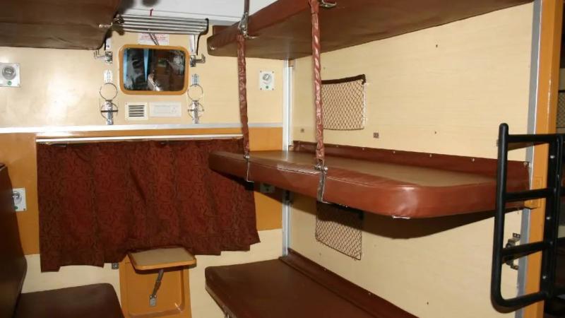 मिडिल बर्थ का इस्तेमाल करने के लिए रेलवे ने बनाया नियम, जानिए कब और कैसे कर सकते हैं इस्तेमाल