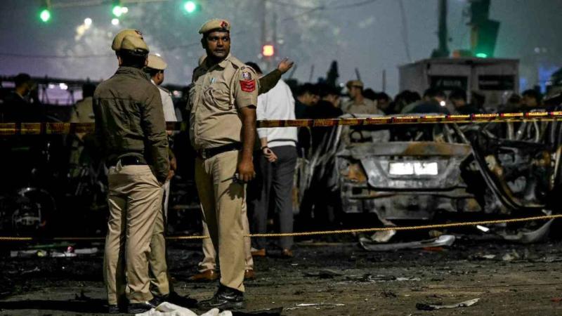 दिल्ली लाल किला मेट्रो स्टेशन के पास कार ब्लास्ट के बाद देशभर में हाई अलर्ट