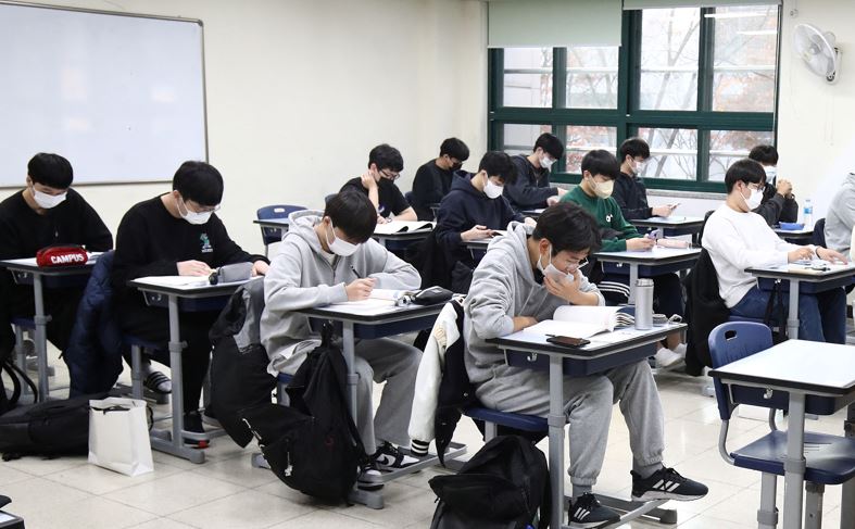 ऐसा एग्जाम कि देशभर में रुक गई उड़ानें! दक्षिण कोरिया में 5 लाख छात्र पहुंचे सेंटर