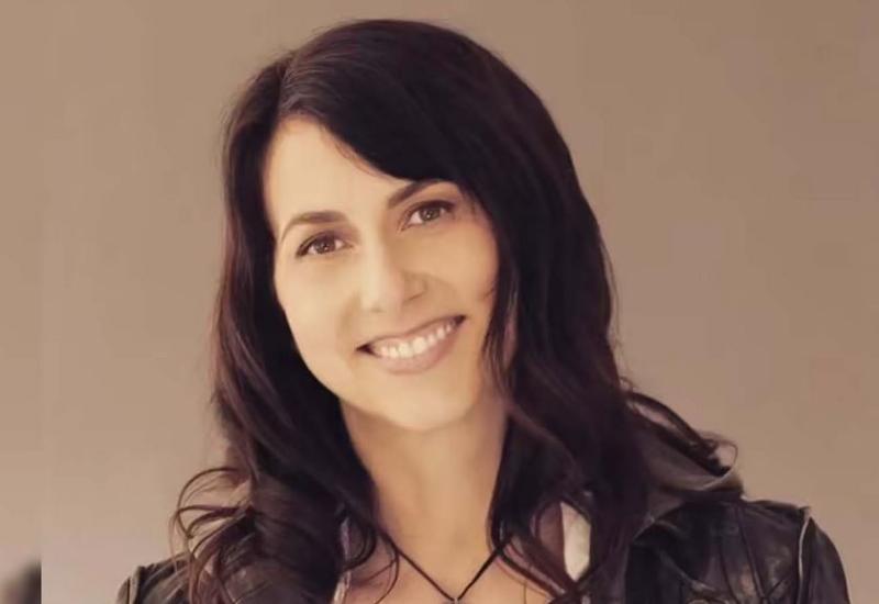 बेजोस की पूर्व पत्नी मैकेंजी ने दिया अरबों का दान, अमेजन में 43 प्रतिशत घटाई हिस्सेदारी