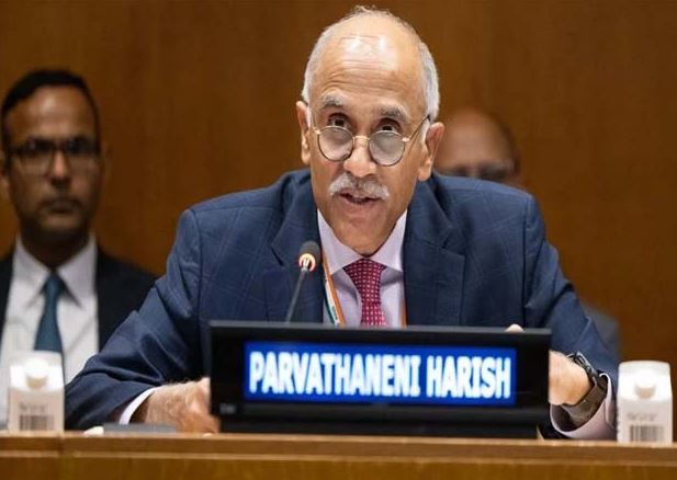 पाकिस्तान बार-बार सीमा कर देता है बंद, अफगान को हो रहा व्यापार में भारी नुकसान