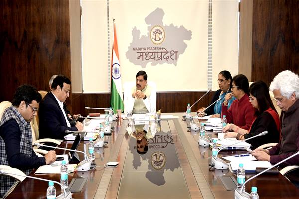 बच्चों और महिलाओं के पोषण व स्वास्थ्य तथा महिला सशक्तिकरण से जुड़ी योजनाओं का अधिकतम लाभ पहुंचाएं : मुख्यमंत्री डॉ. यादव