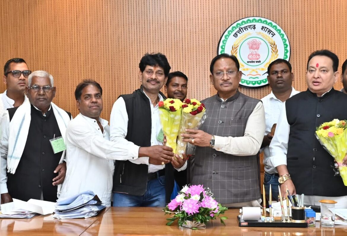 मुख्यमंत्री श्री विष्णुदेव साय ने विजय दिवस पर शहीदों को किया नमन