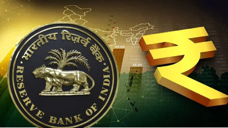 रुपये की हालत खराब: रिकॉर्ड लो के बाद RBI कैसे करेगा संभाल?