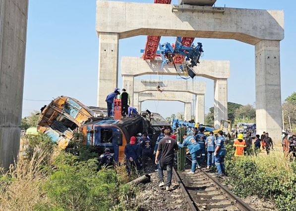 थाईलैंड में भीषण रेल हादसा: हाई-स्पीड प्रोजेक्ट की क्रेन ट्रेन पर गिरी, 22 यात्रियों की मौत