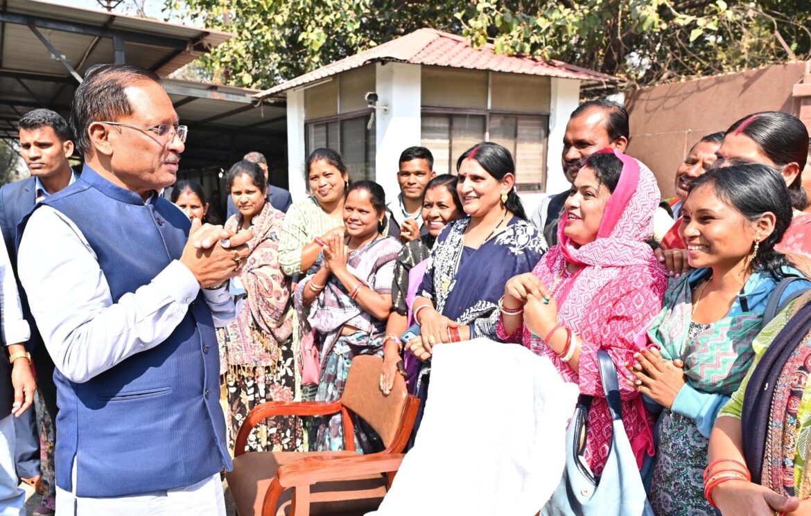 मुख्यमंत्री श्री विष्णु देव साय ने स्वर्गीय श्याम सुन्दर अग्रवाल को दी श्रद्धांजलि