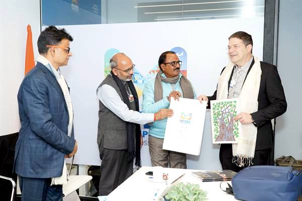 दावोस में तकनीक व नवाचार सहयोग पर मध्यप्रदेश और इज़राइल के मध्य हुआ संवाद