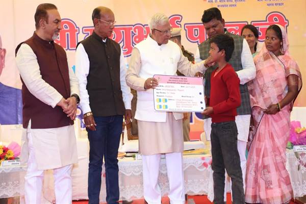 जनजातीय जीवन स्तर में सुधार और बुनियादी विकास सरकार की प्राथमिकता : राज्यपाल श्री पटेल