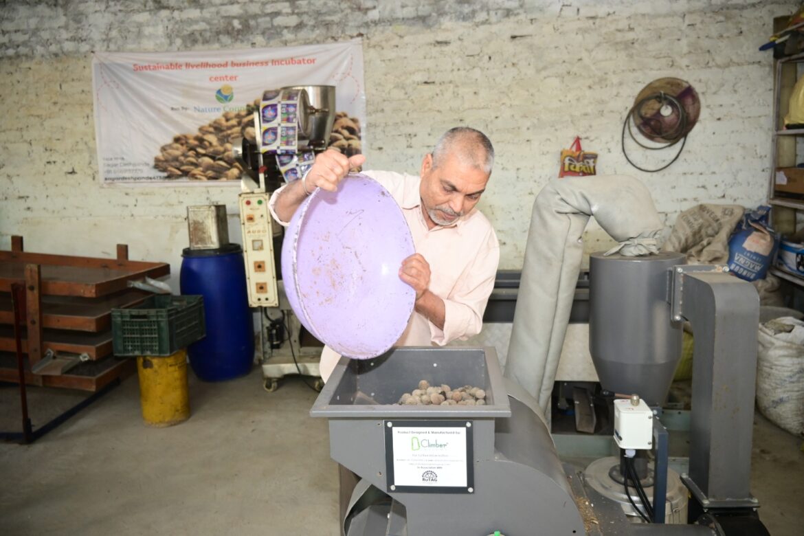 धुन के पक्के प्रदीप ने अपनी जिद से बदली किस्मत की तस्वीर