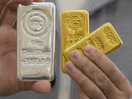 सोने का भाव पहली बार 5,000 डॉलर के पार, क्या हैं इसके पीछे की वजहें?