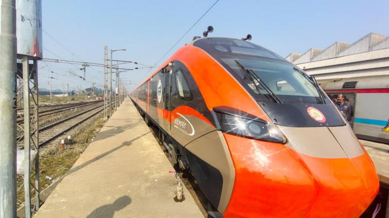 रेल यात्रियों के लिए खुशखबरी: बेंगलुरु–पुणे रूट पर प्रीमियम ट्रेन, कर्नाटक को दो वंदे भारत