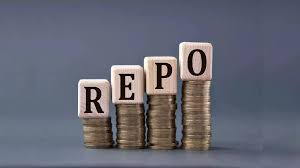 Repo Rate: महंगाई के नए आंकड़ों के बाद भी आरबीआई ब्याज दरों में नहीं करेगा बदलाव? जानें रिपोर्ट का दावा