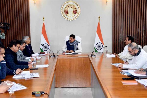 किसानों के कल्याण के लिए मिशन मोड में करें काम : मुख्यमंत्री डॉ. यादव