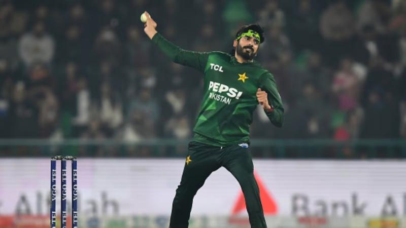 कौन हैं उस्मान तारिक? जिन्हें PAK कप्तान ने बताया ‘ट्रंप कार्ड’, स्पिनर के अजीबोगरीब एक्शन पर भी उठे हैं सवाल