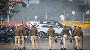 दिल्ली में हड़कंप: लाल किला और विधानसभा पर हमले की चेतावनी