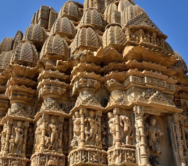 अनोखी शिल्पकला और रहस्यमय आकर्षण – किराडू मंदिर