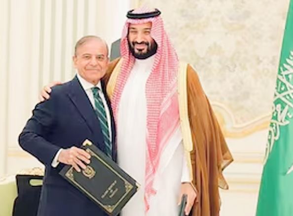 समझौता कर फंसा पाकिस्तान, ईरान के खिलाफ जंग में देगा सऊदी अरब का साथ!