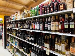 क्या अब पेट्रोल पंप पर भी मिलेगी शराब?