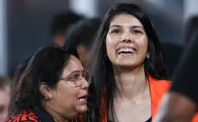 अनन्या बिड़ला सबसे अमीर, करोड़ों की मालकिन