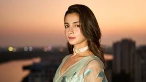 मां बनने के बाद कंफ्यूजन में Alia Bhatt, लिया Sadhguru का मार्गदर्शन