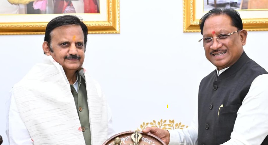 मुख्यमंत्री से मध्यप्रदेश के उपमुख्यमंत्री श्री राजेंद्र शुक्ल ने की सौजन्य मुलाकात