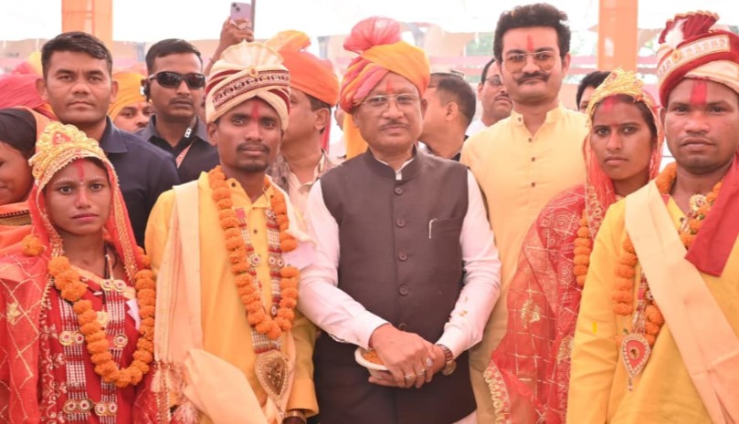 बेटियों के सम्मान का संकल्प: 240 नवविवाहित जोड़ों को मुख्यमंत्री ने दिया सुखद दांपत्य जीवन का आशीर्वाद