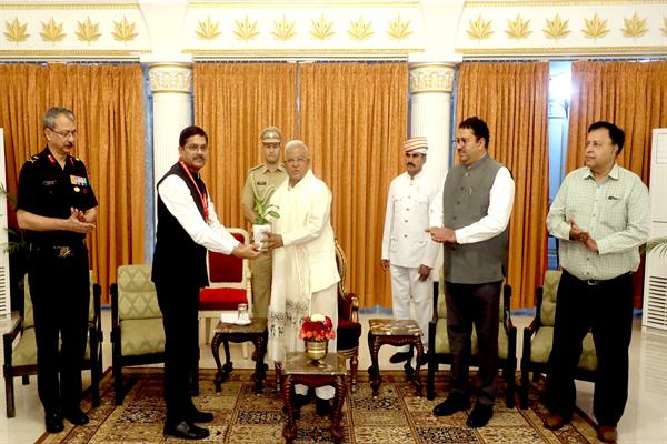 अध्ययन भ्रमण विभिन्न दृष्टिकोणों को समझने, सीखने का सुअवसर : राज्यपाल श्री पटेल