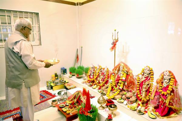 राज्यपाल श्री पटेल ने रामनवमी पर लोकभवन मंदिर में की पूजा-अर्चना