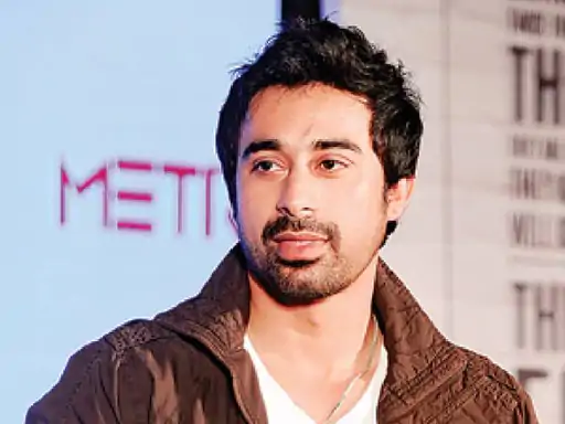 फिटनेस और एडवेंचर की दुनिया का चर्चित चेहरा रणविजय सिंह एसके मैराथन में शामिल होने रायपुर पहुंचे