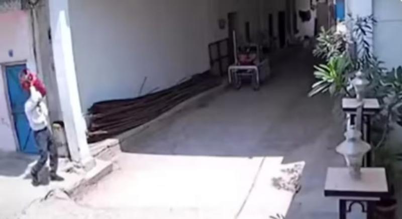 घर में सेंध, लेकिन सोना-चांदी छोड़ गए चोर; पुलिस भी चकराई