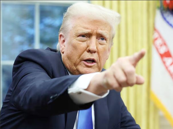 ट्रंप ने फिर ईरान को धमकाया कहा- पाषाण युग में भेज देंगे, तेल के कुओं को तबाह करना आसान