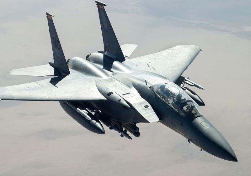 अमेरिका और ईरान के बीच भीषण जंग में 2 अमेरिकी विमान ढेर, एक जवान लापता