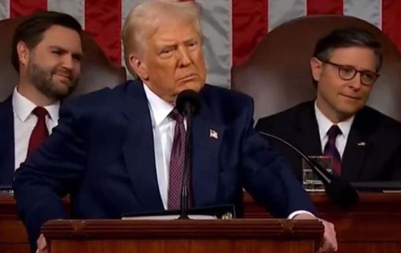 डगमगाती कुर्सी को बचाने के लिए कैबिनेट में बड़े फेरबदल की तैयारी कर रहे राष्ट्रपति ट्रंप