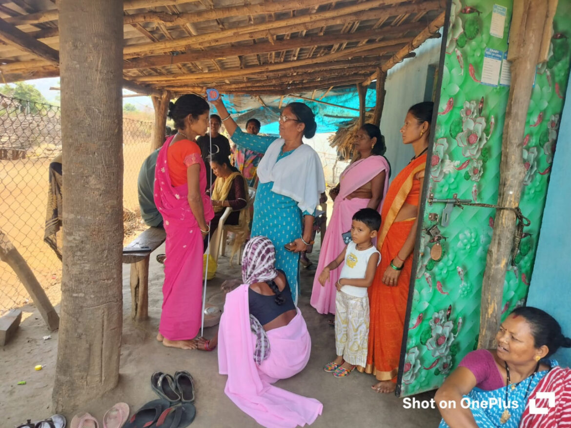 4.19 लाख से अधिक जांच, 4272 मरीजों को मिला विशेषज्ञ उपचार – मुख्यमंत्री स्वस्थ बस्तर अभियान से सुदूर अंचलों तक पहुंच रही सशक्त स्वास्थ्य सेवाएं