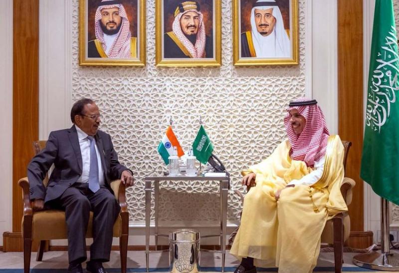 होर्मुज पर बढ़ते तनाव के बीच अजीत डोभाल रियाद पहुंचे, ऊर्जा मंत्री से की मुलाकात