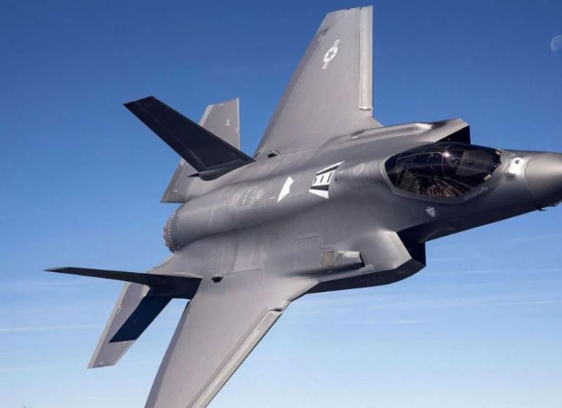 दुर्घटनाग्रस्त हुआ अमेरिका का एफ-35 फाइटर जेट, पायलट ने इजेक्ट कर बचाई खुद की जान