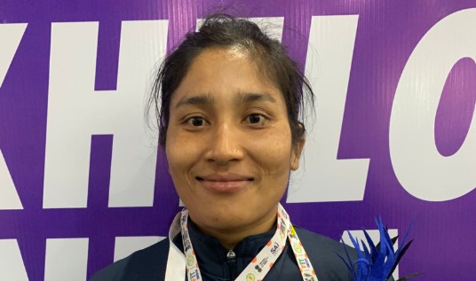 कुश्ती सीखने के लिए स्विमिंग पूल में जॉब करने वाली देबी डायमारी की मेहनत लाई रंग, खेलो इंडिया ट्राइबल गेम्स में जीता रजत