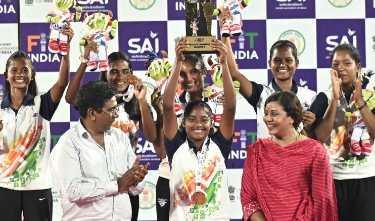 जंगल के मैदानों से राष्ट्रीय मंच तक : भारत की हॉकी विरासत को जीवित रखे हुए हैं जनजातीय समुदाय