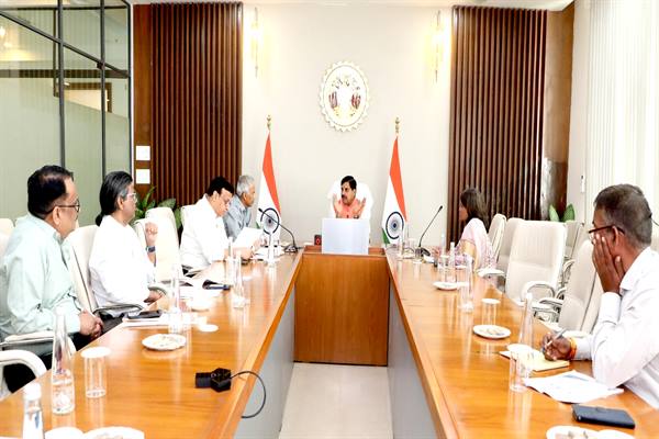 ग्रामीण क्षेत्रों में सड़क निर्माण में आधुनिक तकनीक का अधिक से अधिक करें उपयोग : मुख्यमंत्री डॉ. यादव