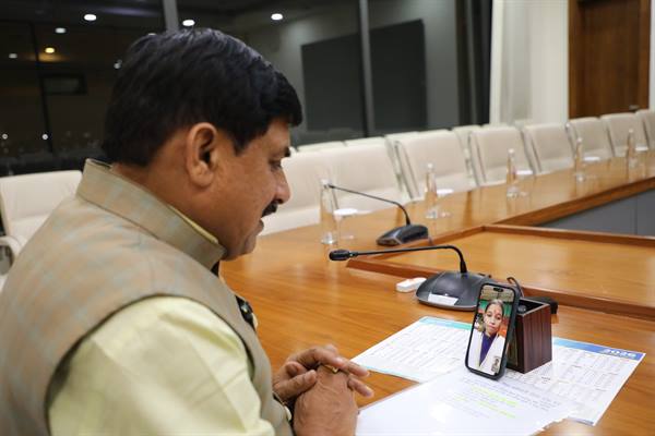 मुख्यमंत्री डॉ. यादव ने कु. प्रतिभा सिहं को वीडियो कॉल पर दी बधाई