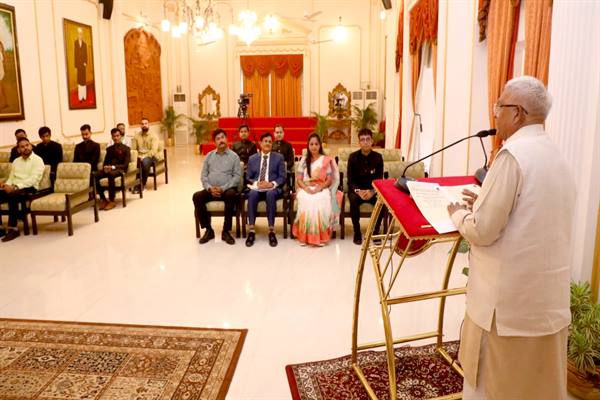 प्रकृति और स्थानीय जीवन के कल्याण प्रयासों में ही सेवा की सार्थकता : राज्यपाल श्री पटेल