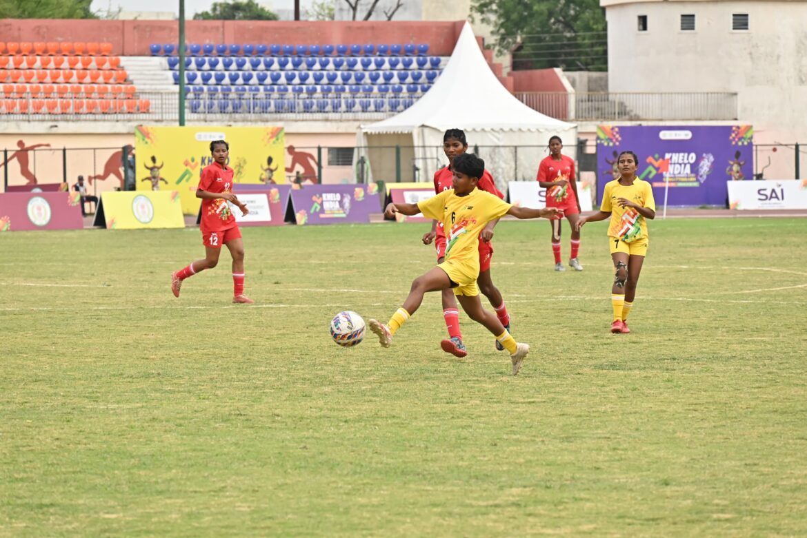 महिला फुटबॉल में छत्तीसगढ़ का शानदार प्रदर्शन, झारखंड को हराकर जीता स्वर्ण पदक