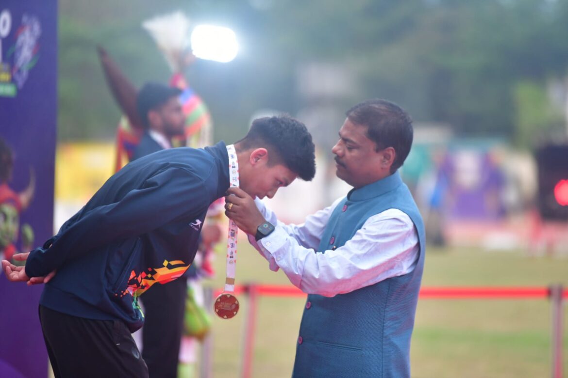 जगदलपुर में जनजातीय खेल प्रतिभाओं ने दिखाया दमखम