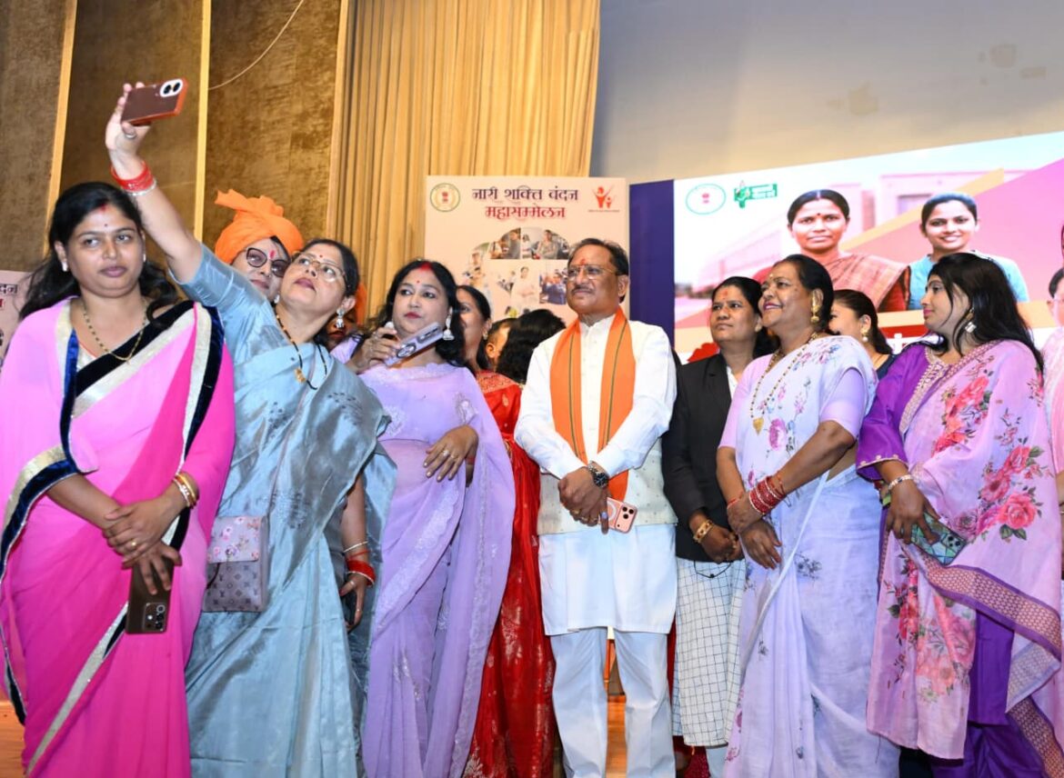 नारी शक्ति वंदन अधिनियम 21वीं सदी का सबसे महत्वपूर्ण निर्णय, प्रधानमंत्री के दृढ़इच्छाशक्ति और साहसिक निर्णय से पूरा होगा महिलाओं का सपना : मुख्यमंत्री श्री साय