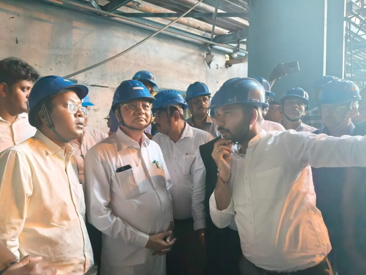 उद्योग एवं सार्वजनिक उपक्रम मंत्री श्री लखनलाल देवांगन ने किया वेदांता पावर प्लांट के घटनास्थल का निरीक्षण