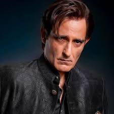 फोन को लेकर अक्षय खन्ना की इस आदत ने चौंकाया