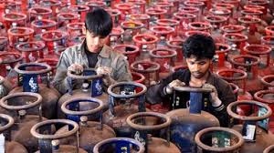सरकार का बड़ा फैसला, छोटे गैस सिलिंडर अब ज्यादा मिलेंगे