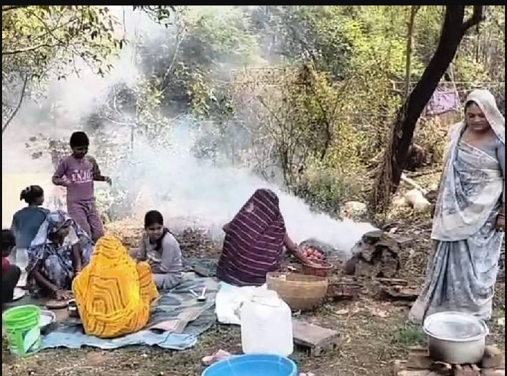 गांववाले मानते हैं कि इस परंपरा से दूर रहती हैं बीमारियां