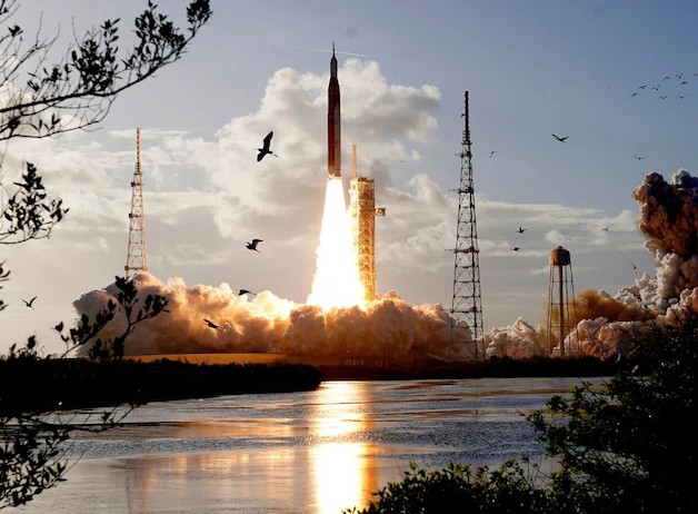 चार अंतरिक्ष यात्री आर्टेमिस-2 के साथ चांद की ओर, 10 दिन में पृथ्वी पर वापसी